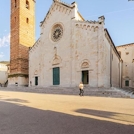 Appartamento A 150M Dal Duomo 彼得拉桑塔 外观 照片