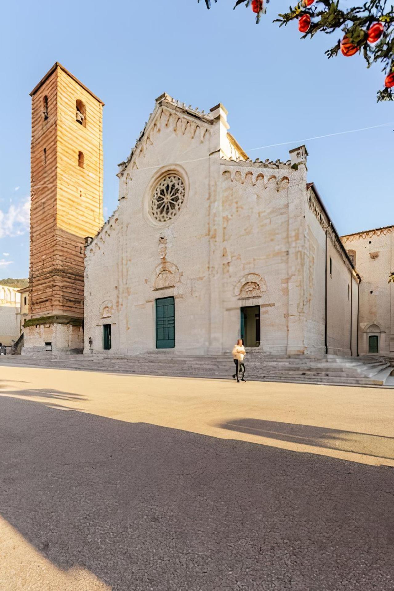 Appartamento A 150M Dal Duomo 彼得拉桑塔 外观 照片